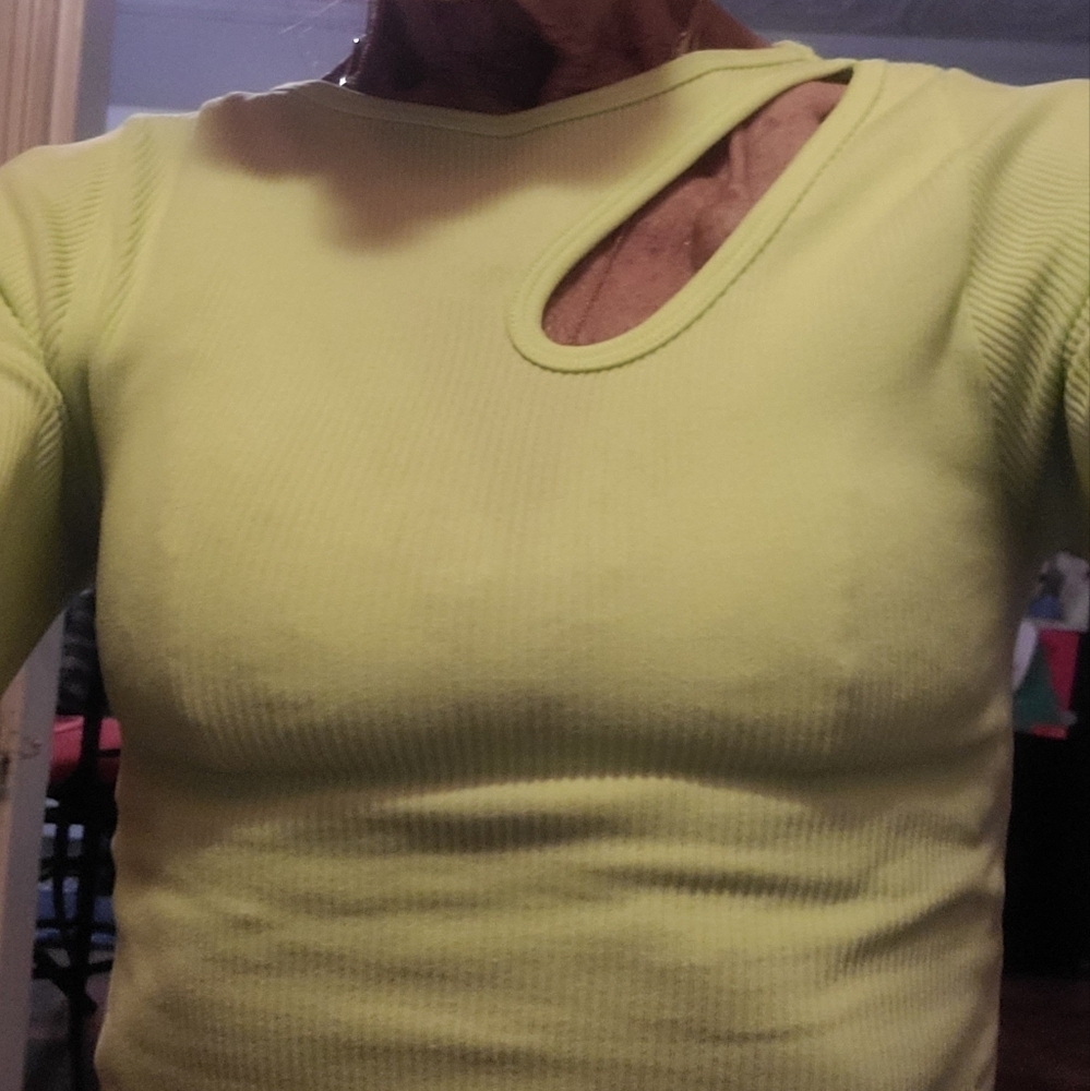 NWOT AURO WORKOUT CROPPED TOP LIME GREEN XXS hp🔥🔥🔥🔥 - Picture 4 of 8